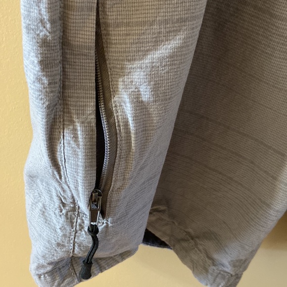 Mountain Ridge Walking shorts - size 44 - Picture 3 of 5